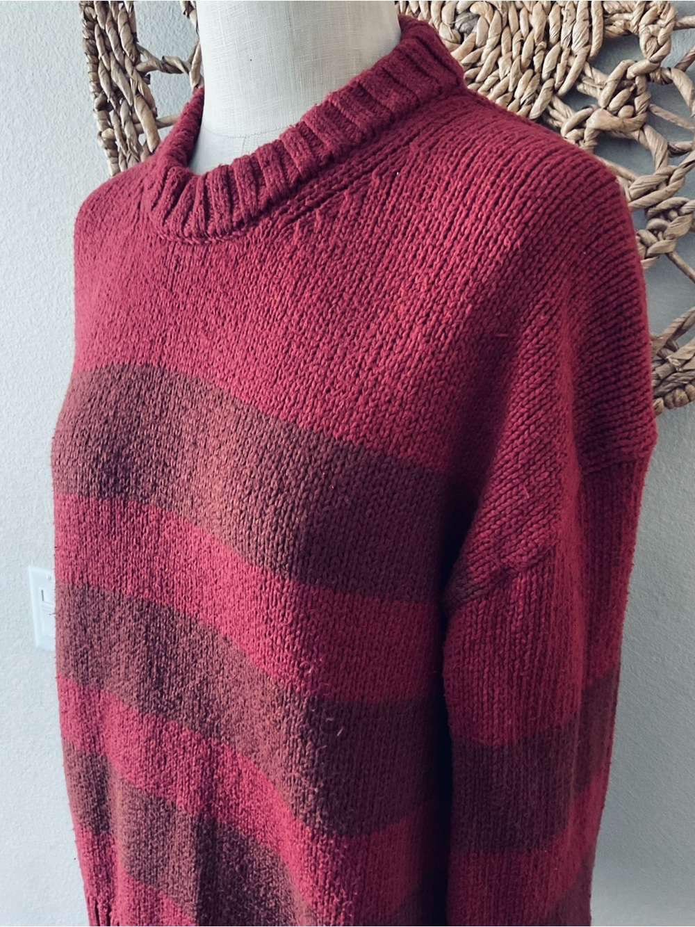 Faherty Red and Brown Striped Crewneck Sweater. Warm and comfortable.Size Small.